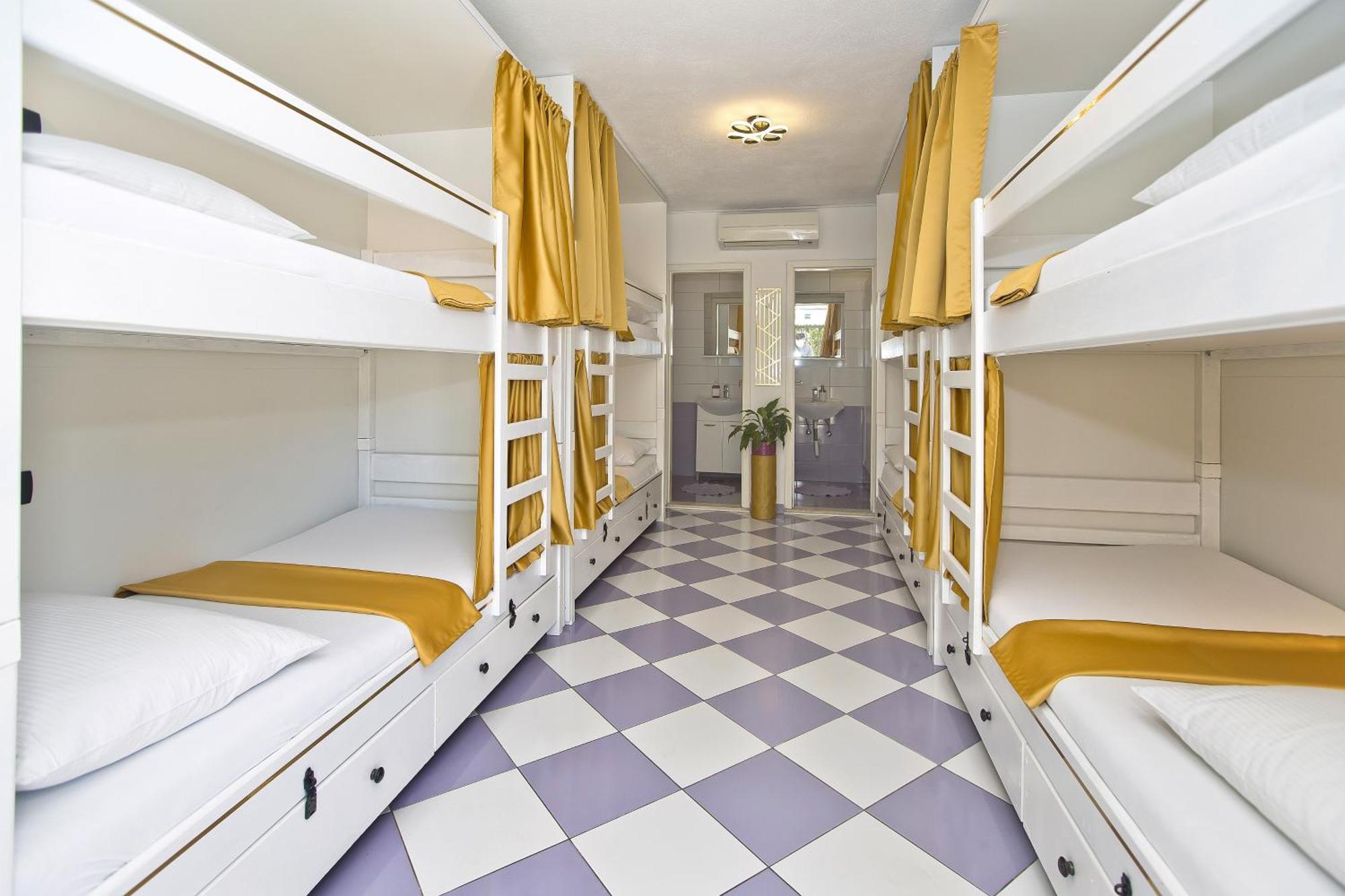 Hostel Zorana *